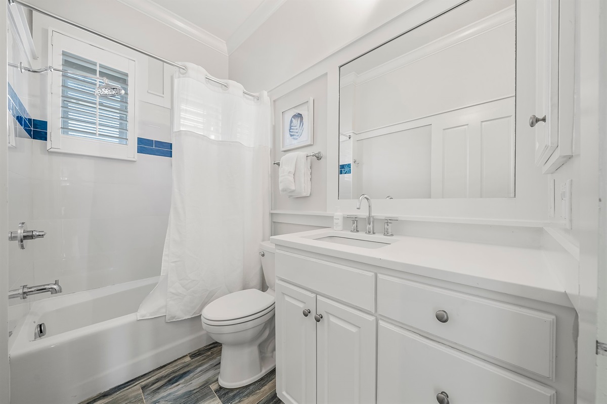 Bathroom with shower/tub combo