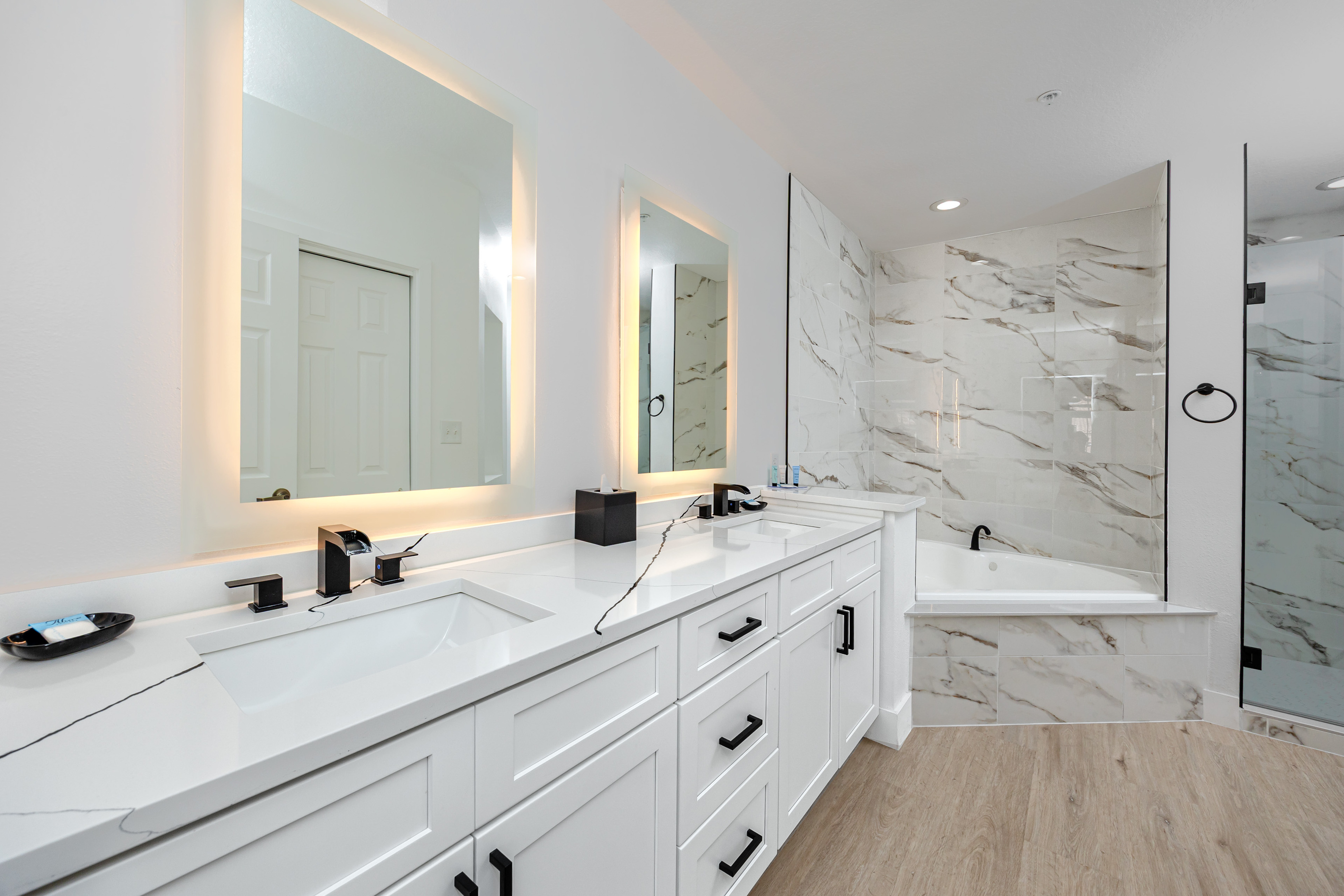 Dual vanity