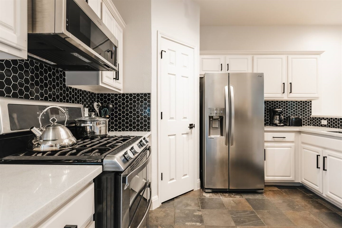 full gourmet kitchen for cooking