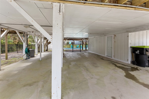 Plenty of parking under the house and access to the laundry.