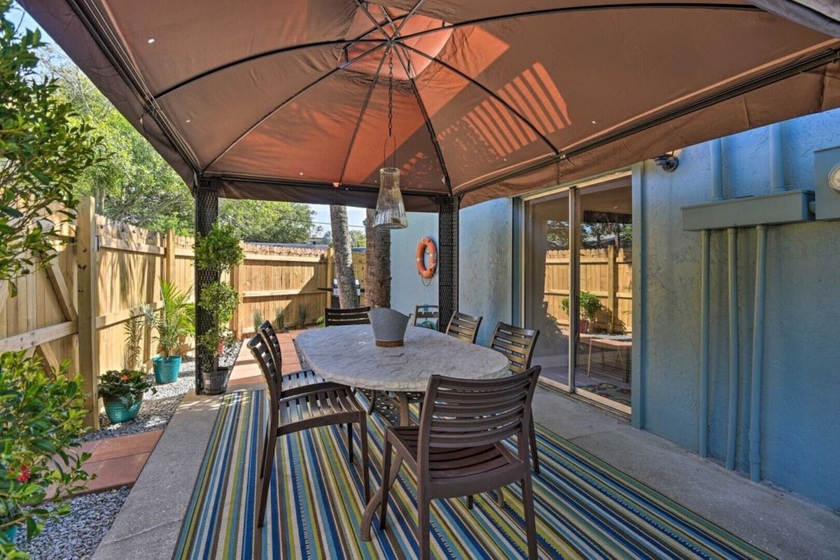 Private Fenced Side Yard with Dining Table