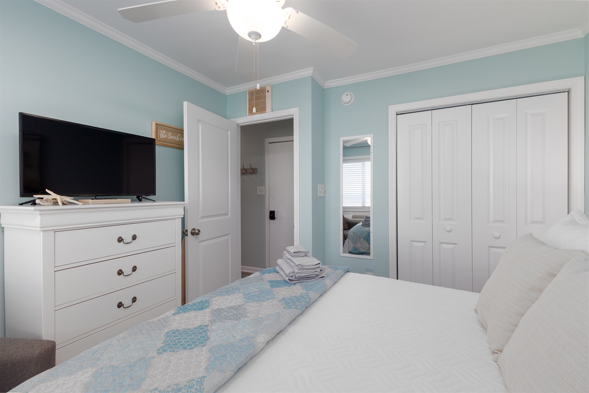 A bedroom with a serene atmosphere 