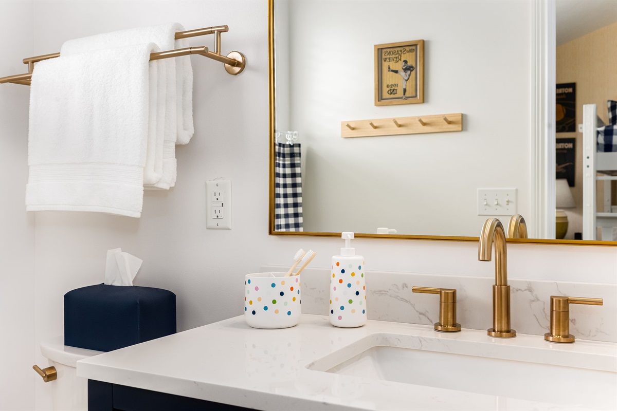 Queen Bunkbed Bathroom