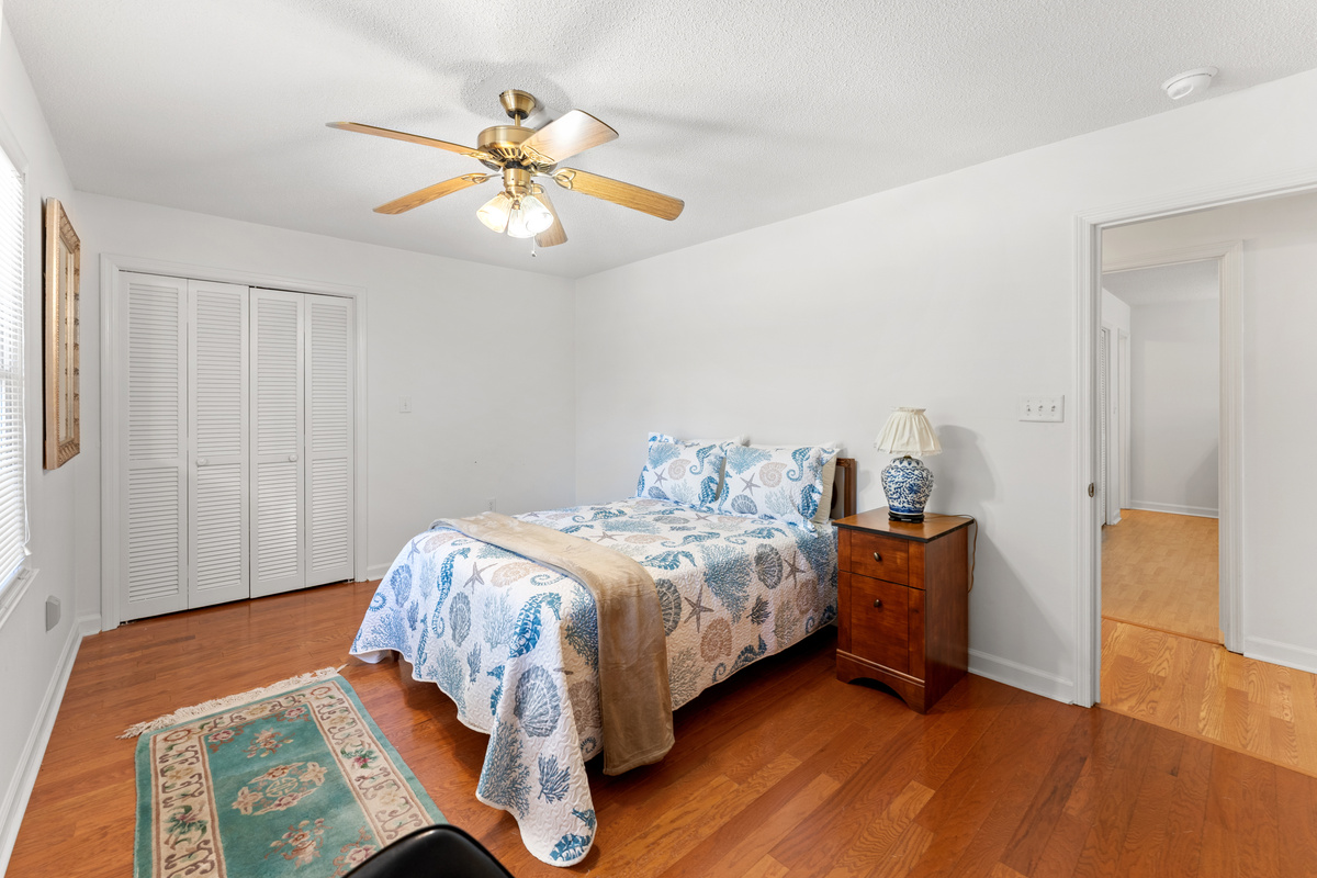 3rd Bedroom upstairs with a Double bed