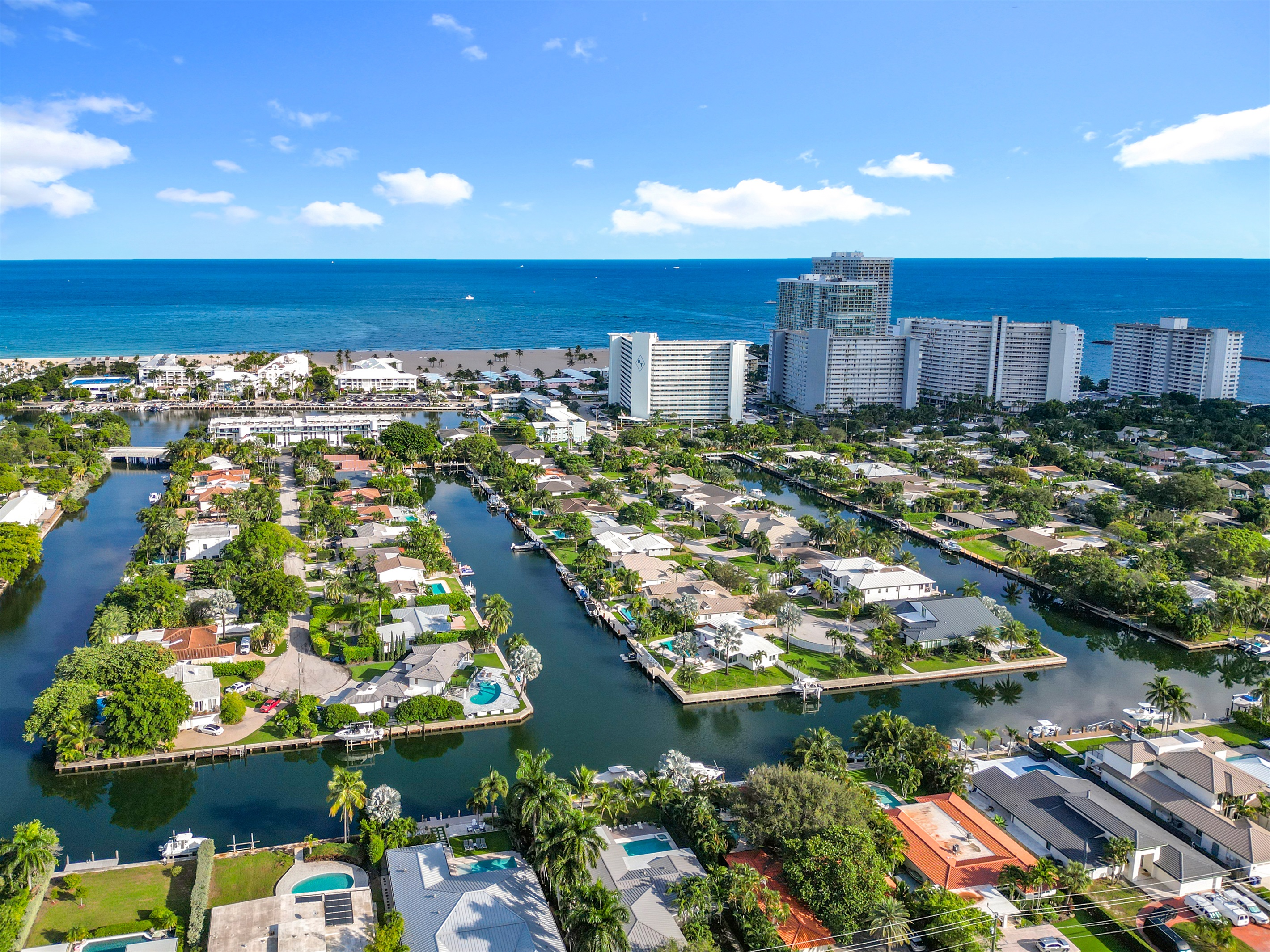 Intercoastal water access and so close to the beach. It might be the best location in Fort Lauderdale. 