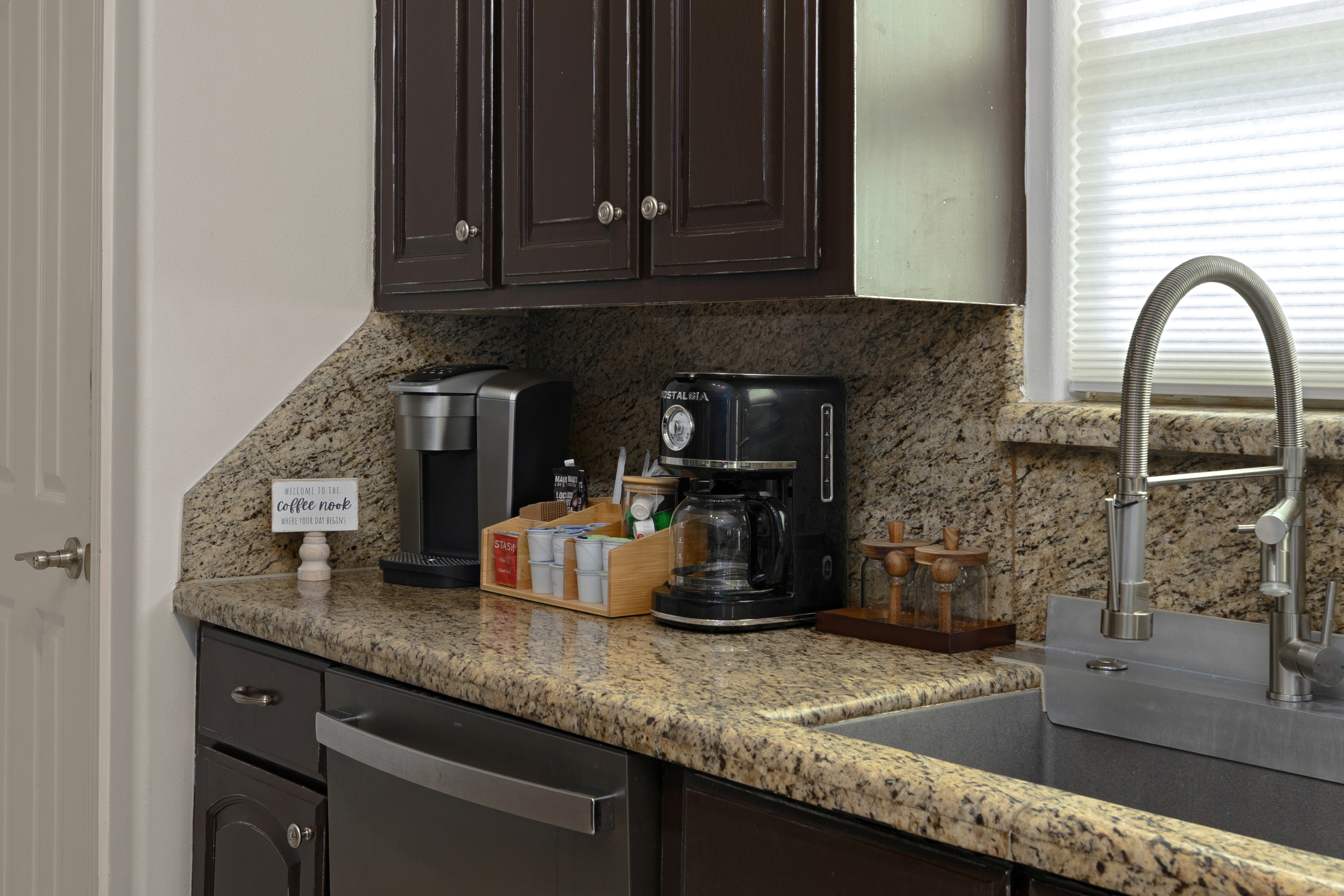 Coffee and tea bar/ fully stocked