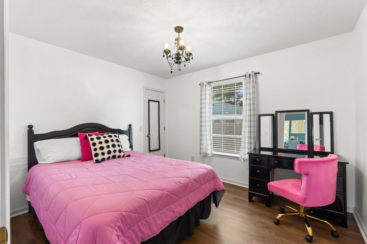 Bedroom 2 with Queen Sized Bed