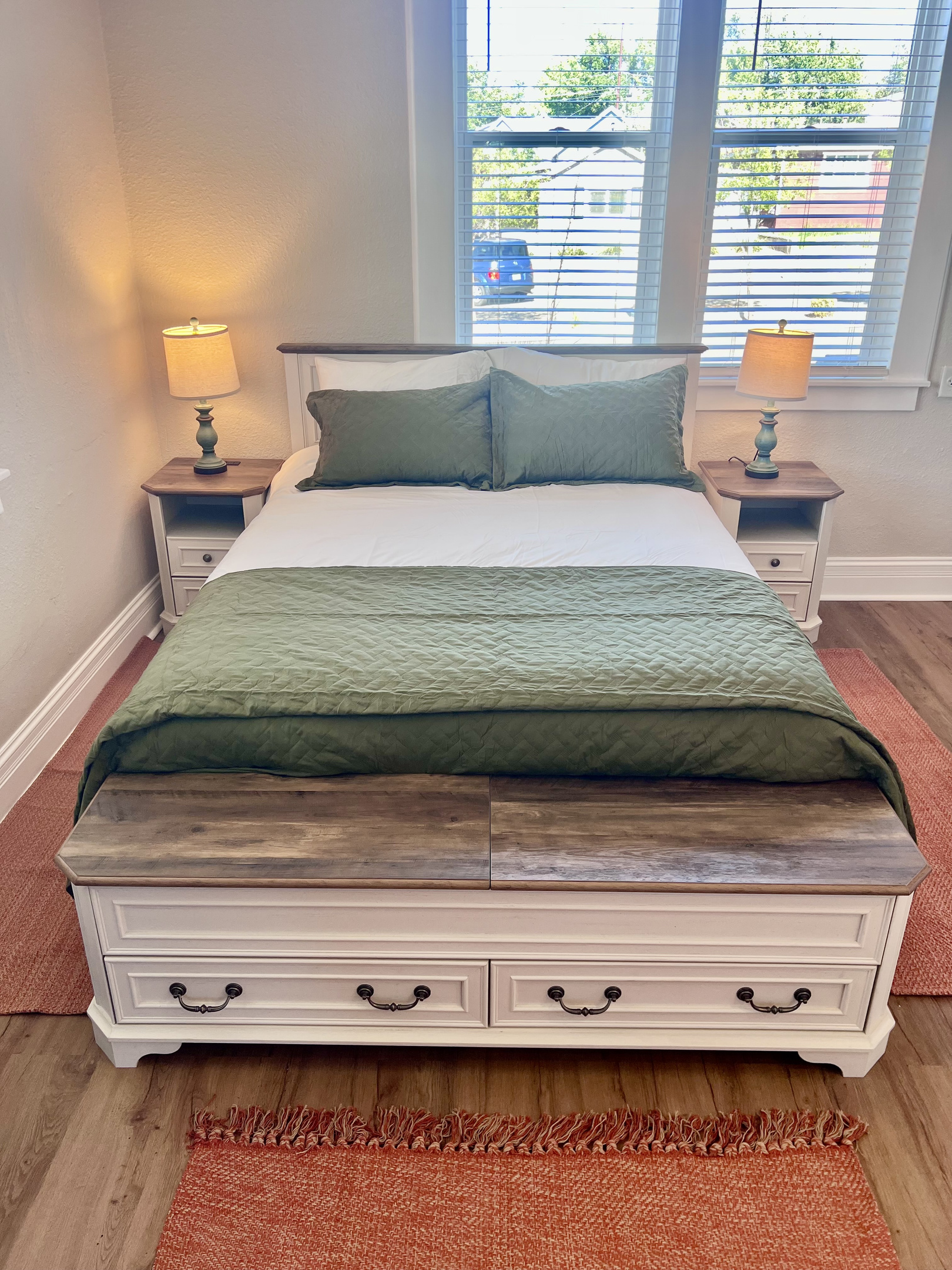 Your cozy bedroom retreat awaits. Unwind in a plush Queen bed after a day of exploring Prescott.
