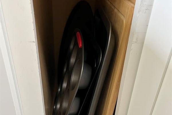 Muffin tin, cookie sheets, pizza pan and cutting boards