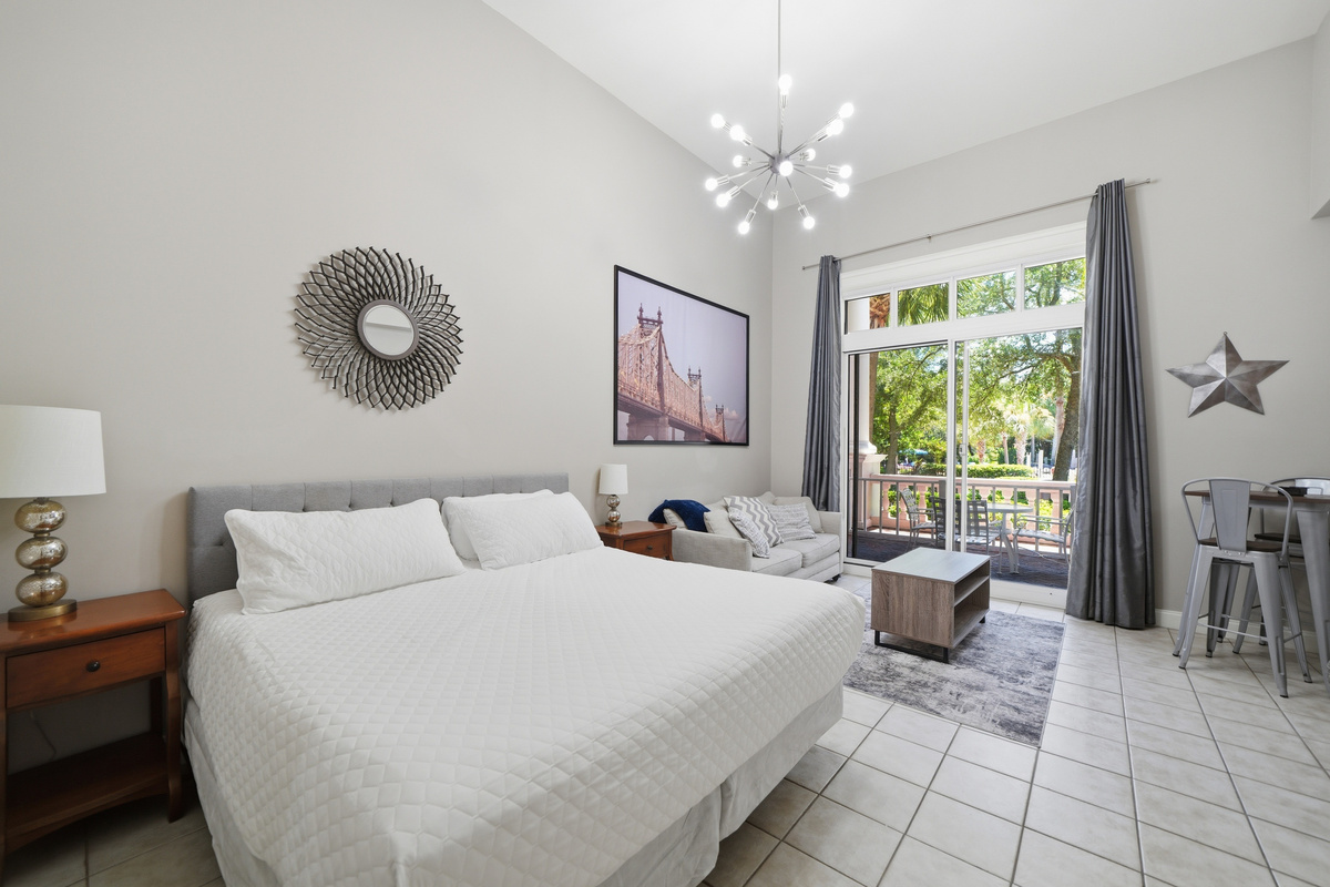 This open concept studio comfortably sleeps up to four between the king-size bed and queen-size pullout right next to The Village, the heart of the SanDestin Golf & Beach resort.
