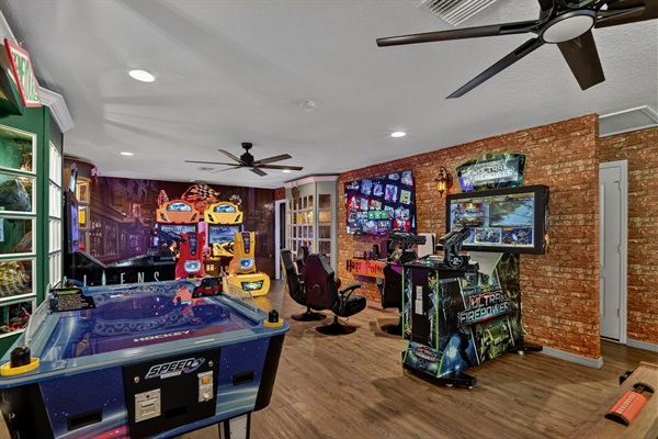 Play SPEED Air Hockey, Aliens Encounter, Outrun Race Cars and Ultra Firepower Arcade Games (All FREE to play1)