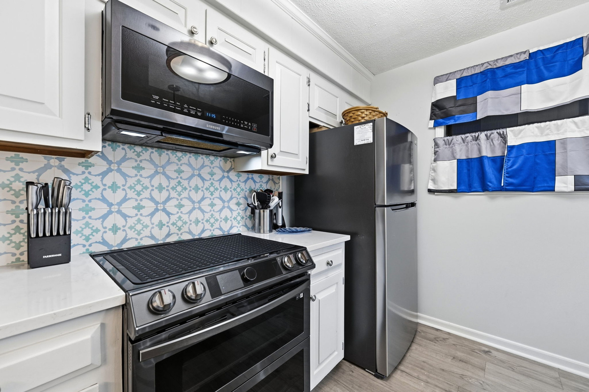 Whether it's a morning breakfast or a fresh seafood dinner, this kitchen has you covered.