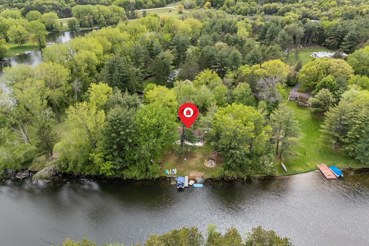 Lake views, towering pines, and room to breathe. This is Alpine Oasis.
