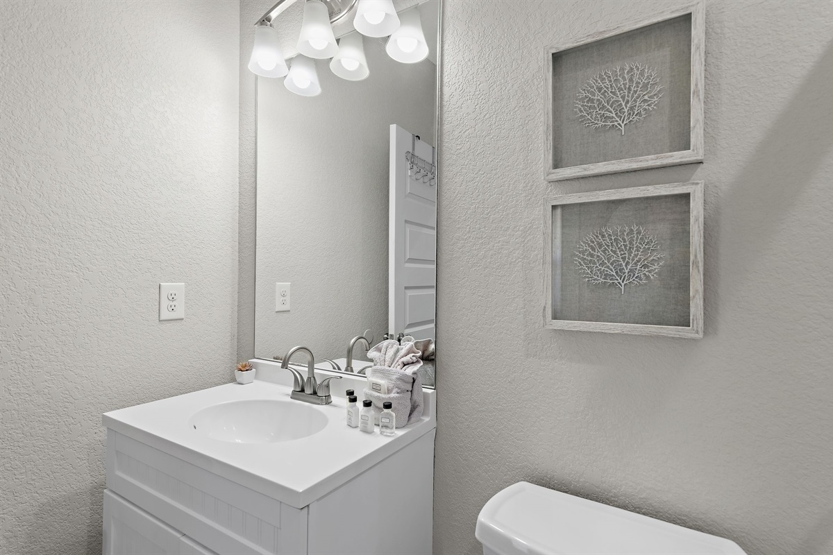 Bathroom #3: Private attached bathroom with shower/tub combo