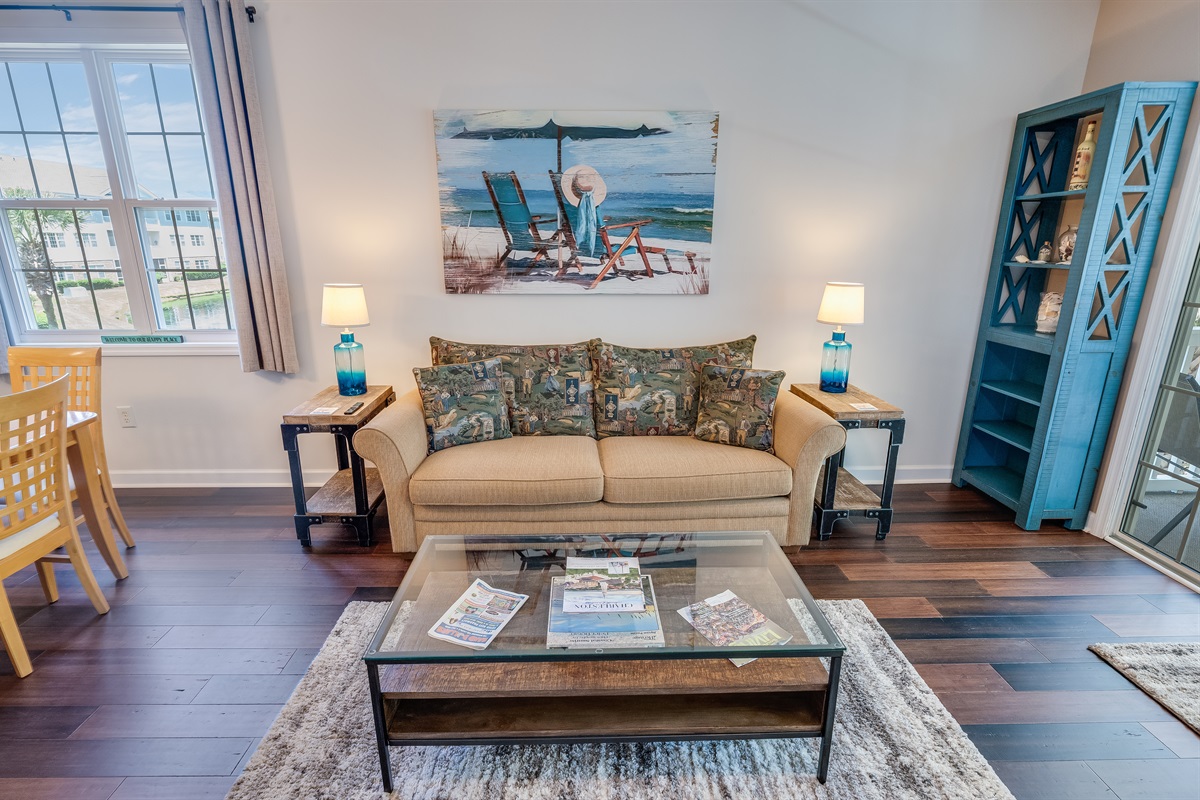 Large Living Room, Beautifully Decorated