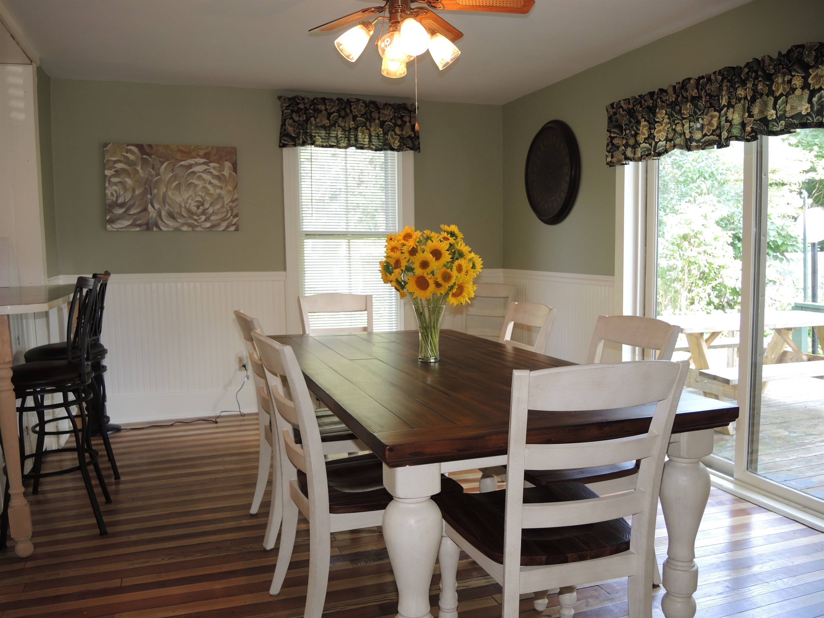 Doyle House - Dining room