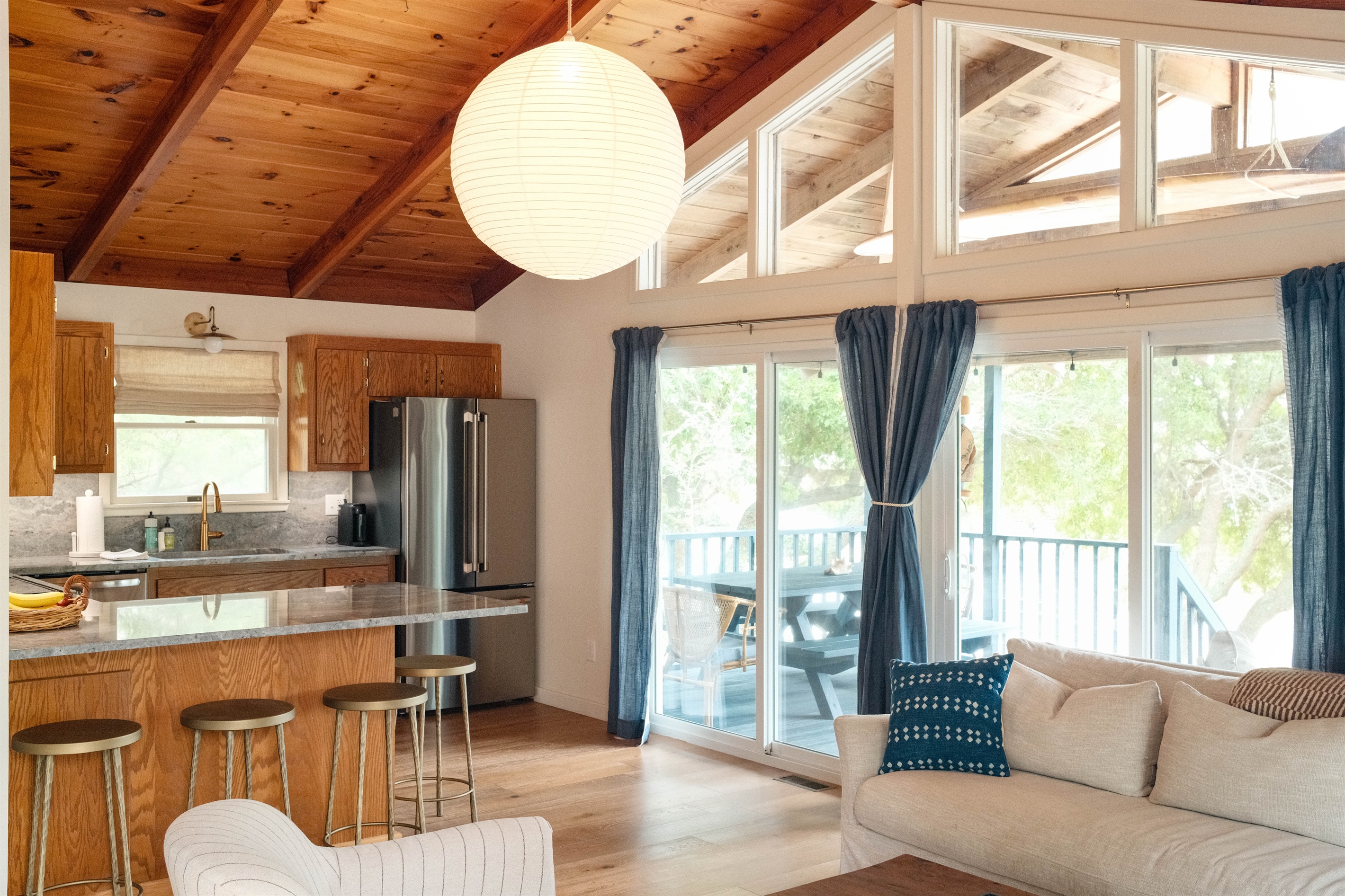 Welcome to your seaside escape, just minutes from the beach and Wright Brothers Memorial. 