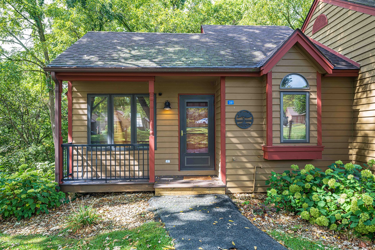 End unit golf villa provides quiet setting with additional privacy