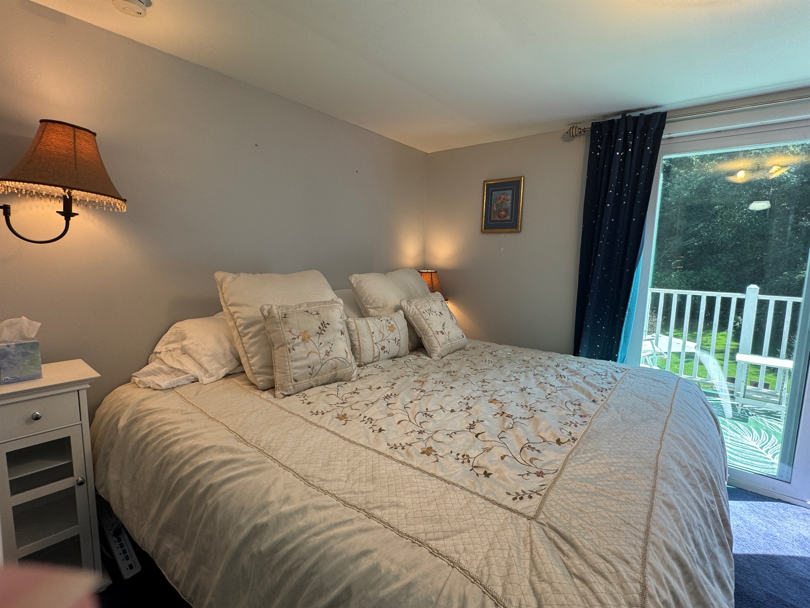2nd floor King with private balcony