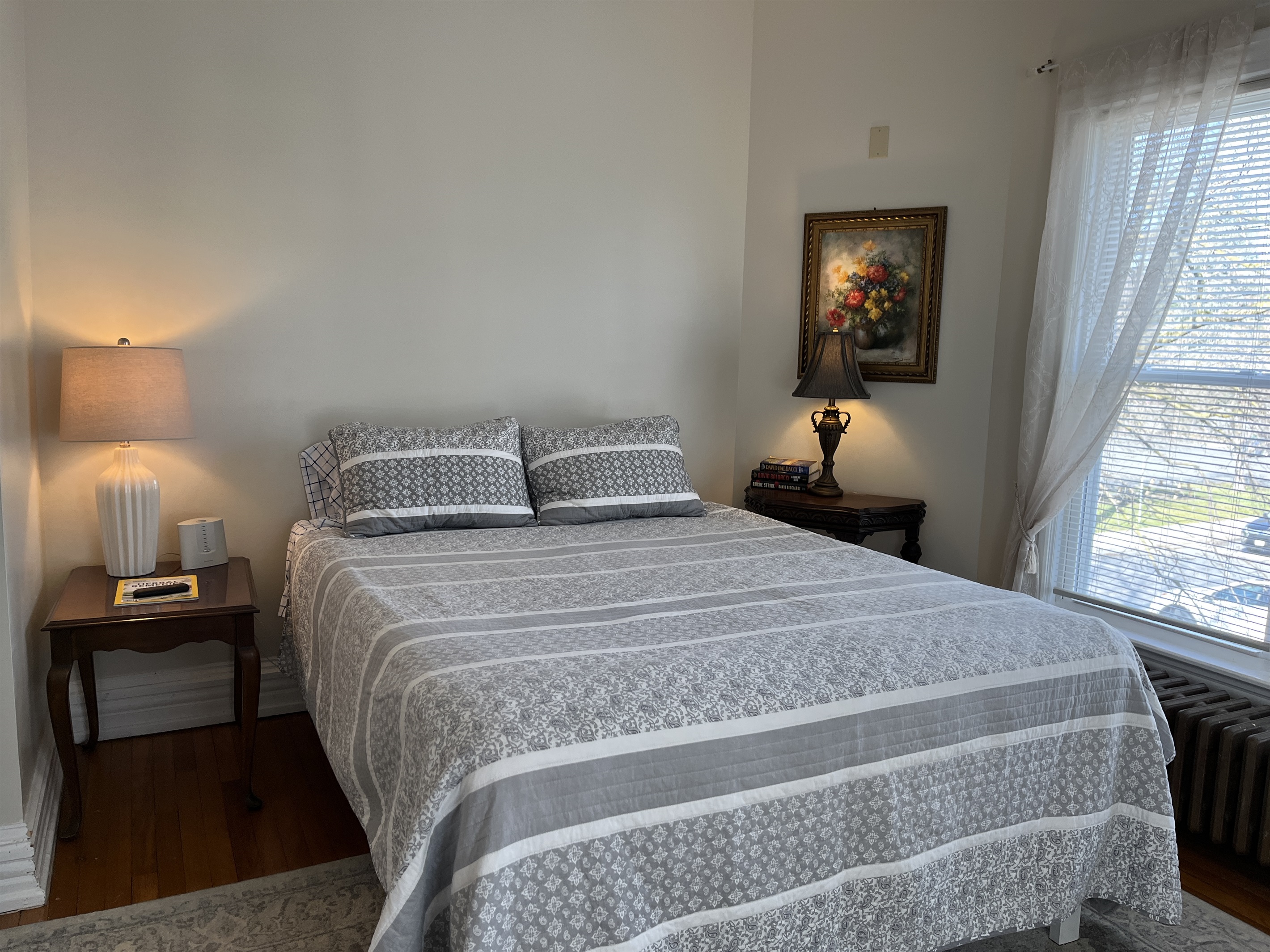 Queen bedroom #2