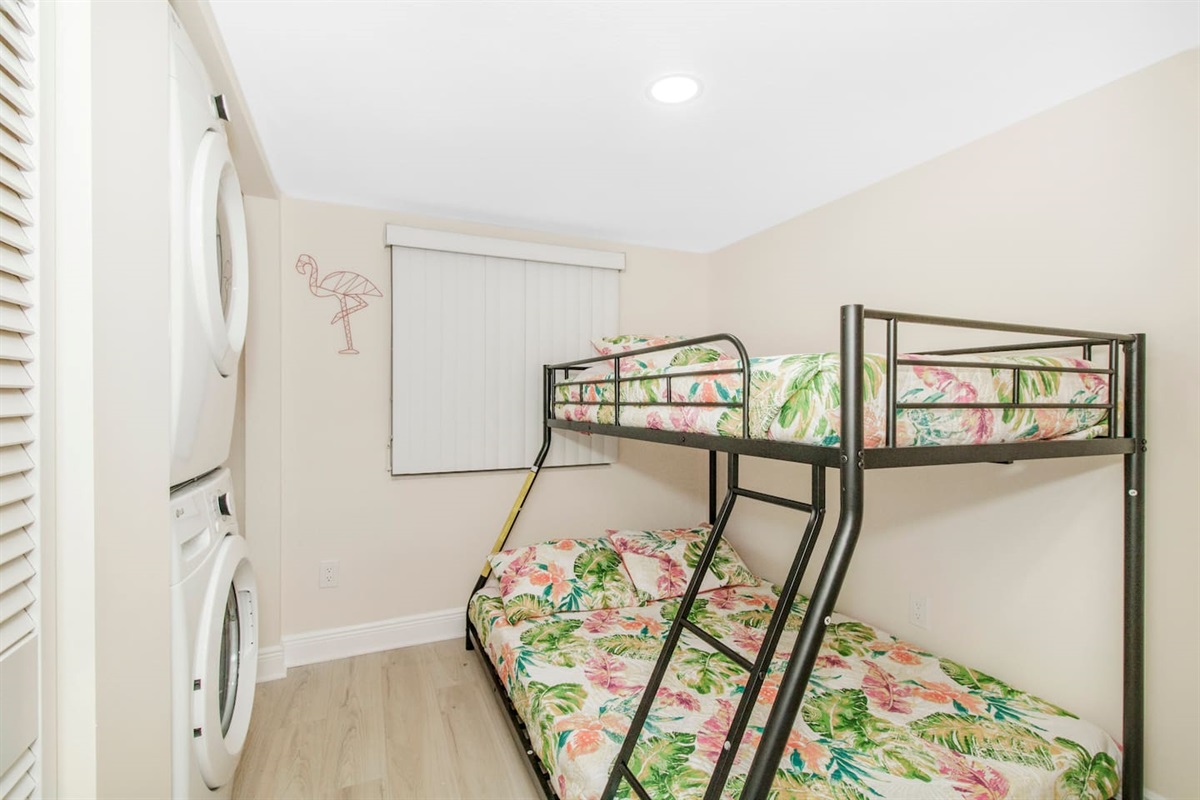 Full and Twin Bunk bed, sleeps 3.