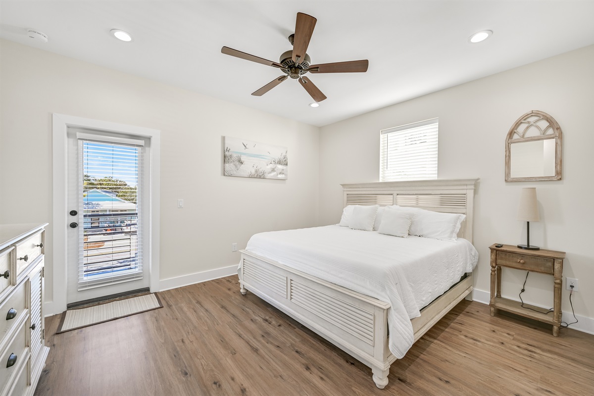 King Suite #4 (second floor)