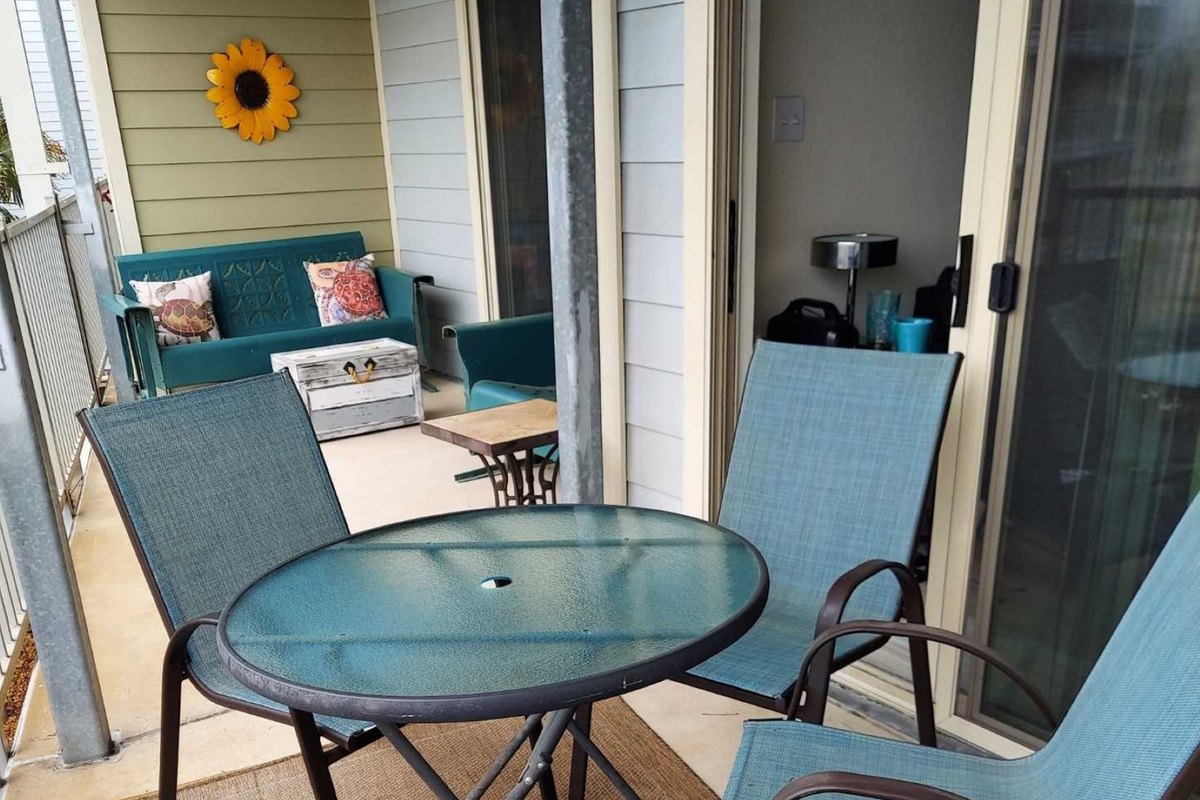 Access to balcony from primary bedroom and living room