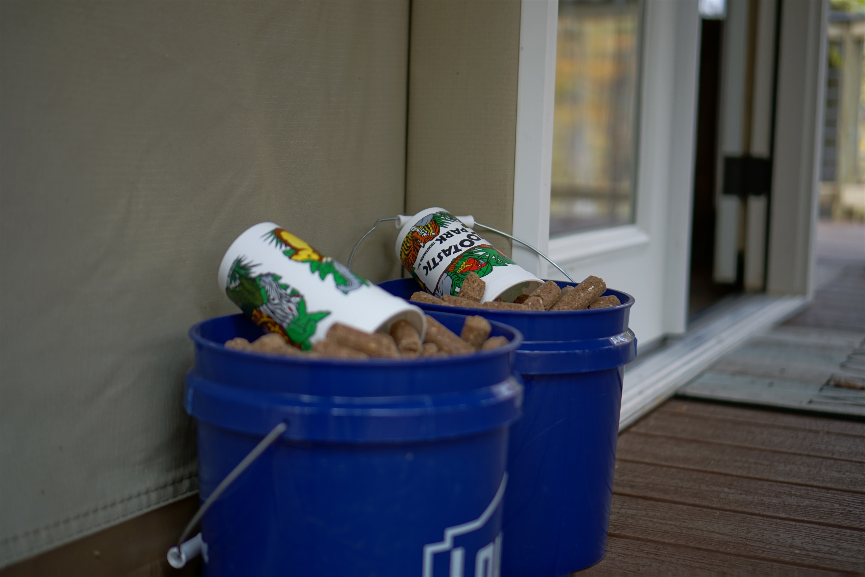 FREE animal feed & Zootastic Park admission included! Get up-close with amazing animals!