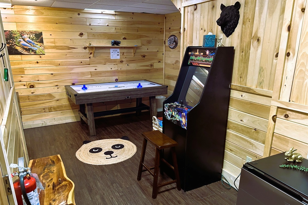 Game room - mini-fridge, arcade & air hockey