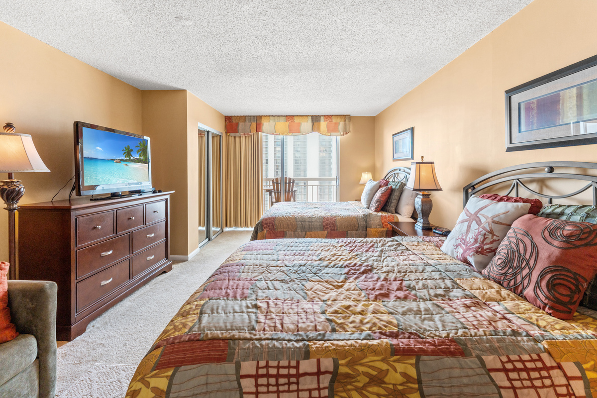 3rd Bedroom with 2 queen beds, kitchenette and ensuite