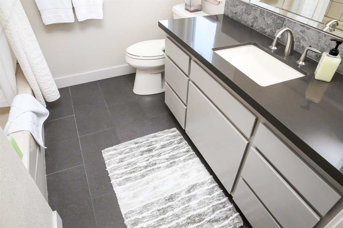 Green sea ensuite bathroom