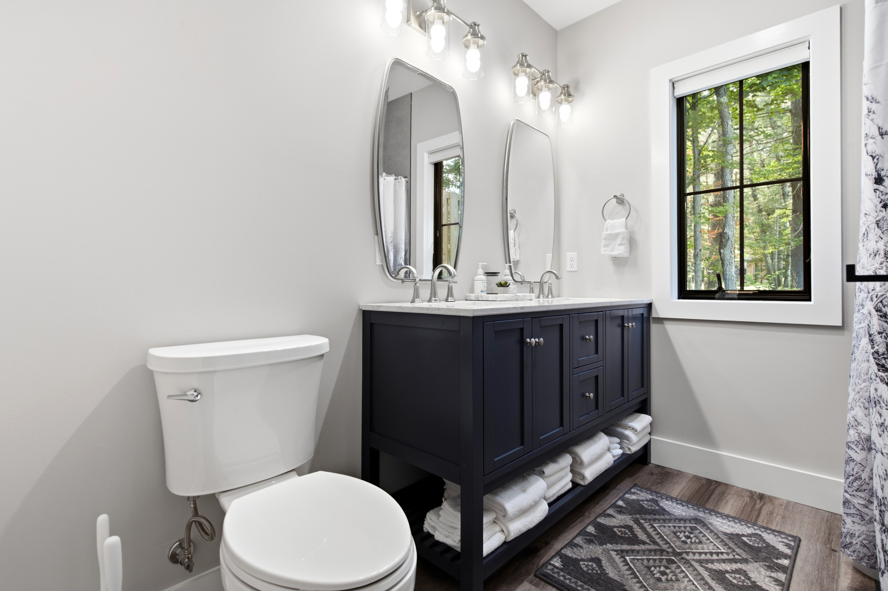 Natural light and modern finishes create a fresh and comfortable space for your daily routine.