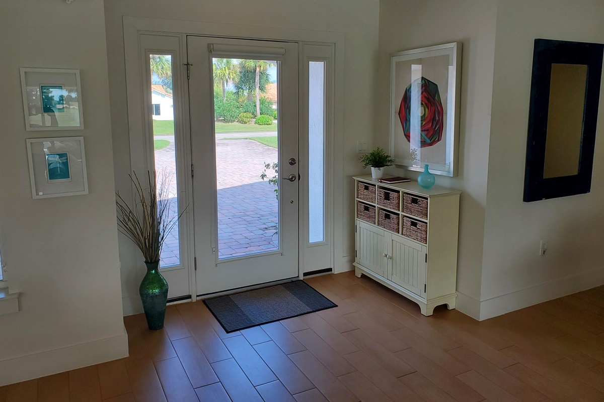 Front entryway/foyer