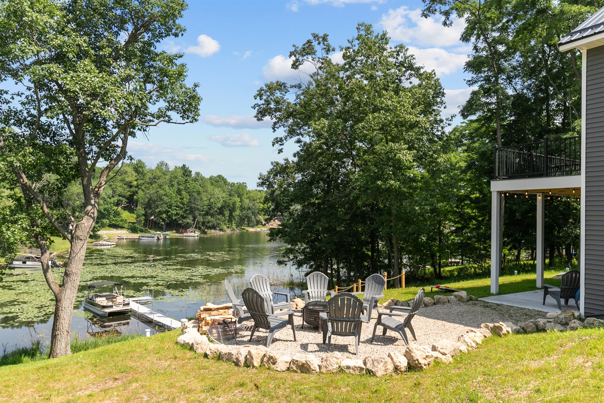 Gather around the fire pit for s’mores, stories, and starry skies—lake nights done right