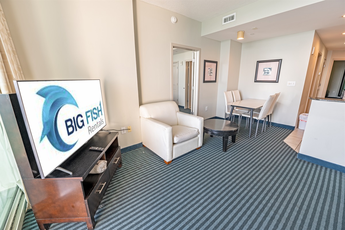 Living Room with Stunning Views🌊☀️