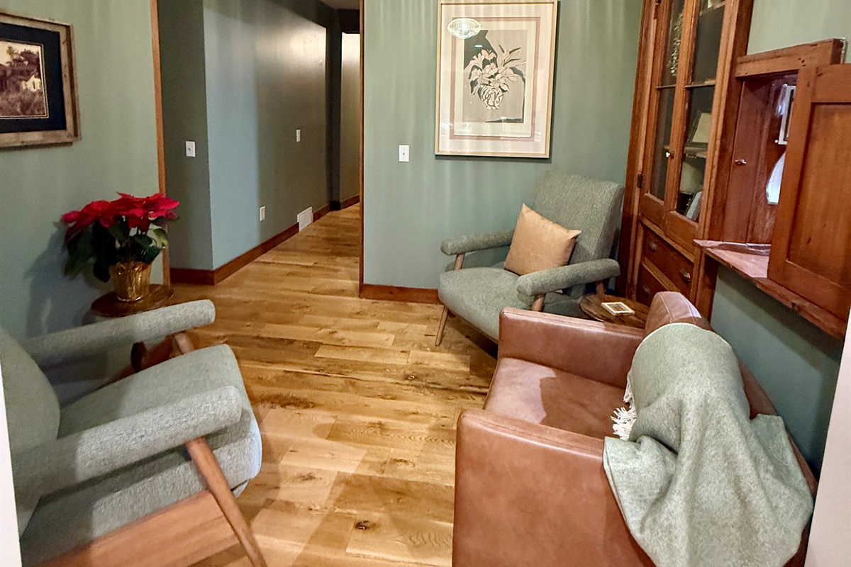 Sitting room off Kitchen