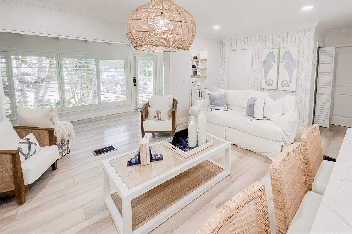 Effortlessly stylish and made for slow mornings and breezy evenings.