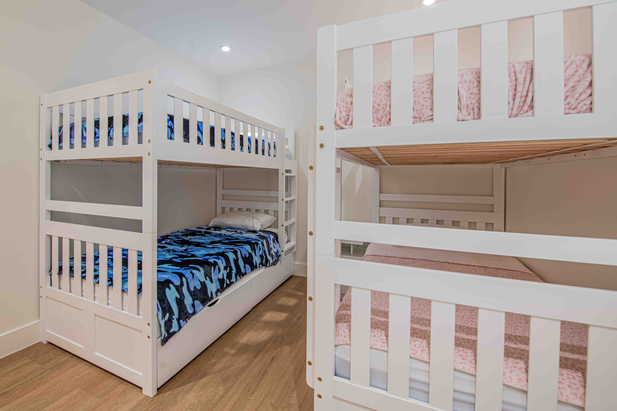 Bunk Room - Twin Bunk Beds