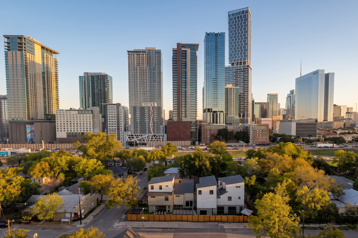 Stay close to the action! This modern East Austin retreat is nestled near the stunning downtown skyline, putting the city's dining, nightlife, and entertainment within easy reach.