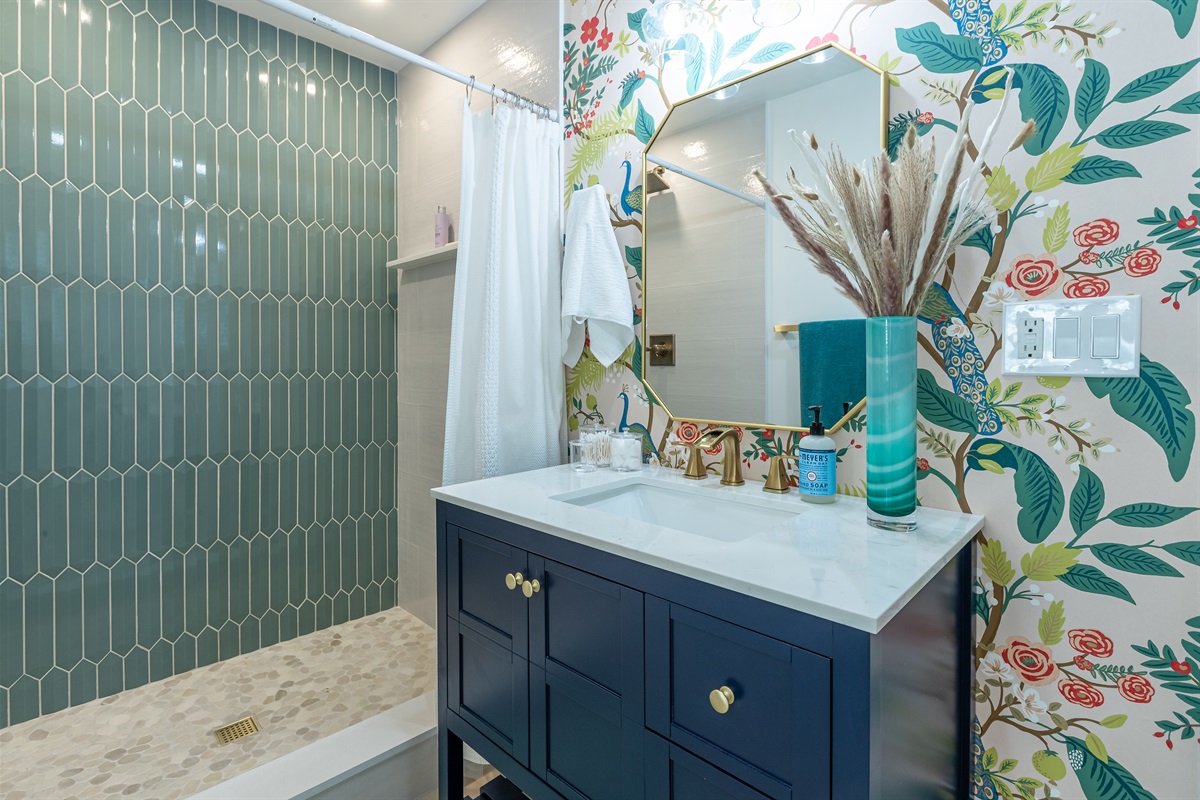 Spa Retreat: Vibrant decor and stylish finishes make this bathroom a refreshing oasis.