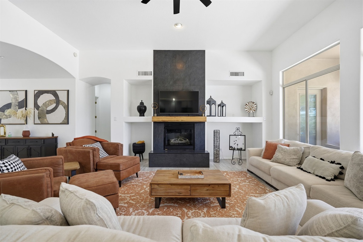 Spread out or gather all together in this spacious living room.