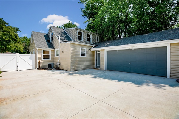 Cozy, Freshly Updated 3BR Home 5 Min from ND, photo 31