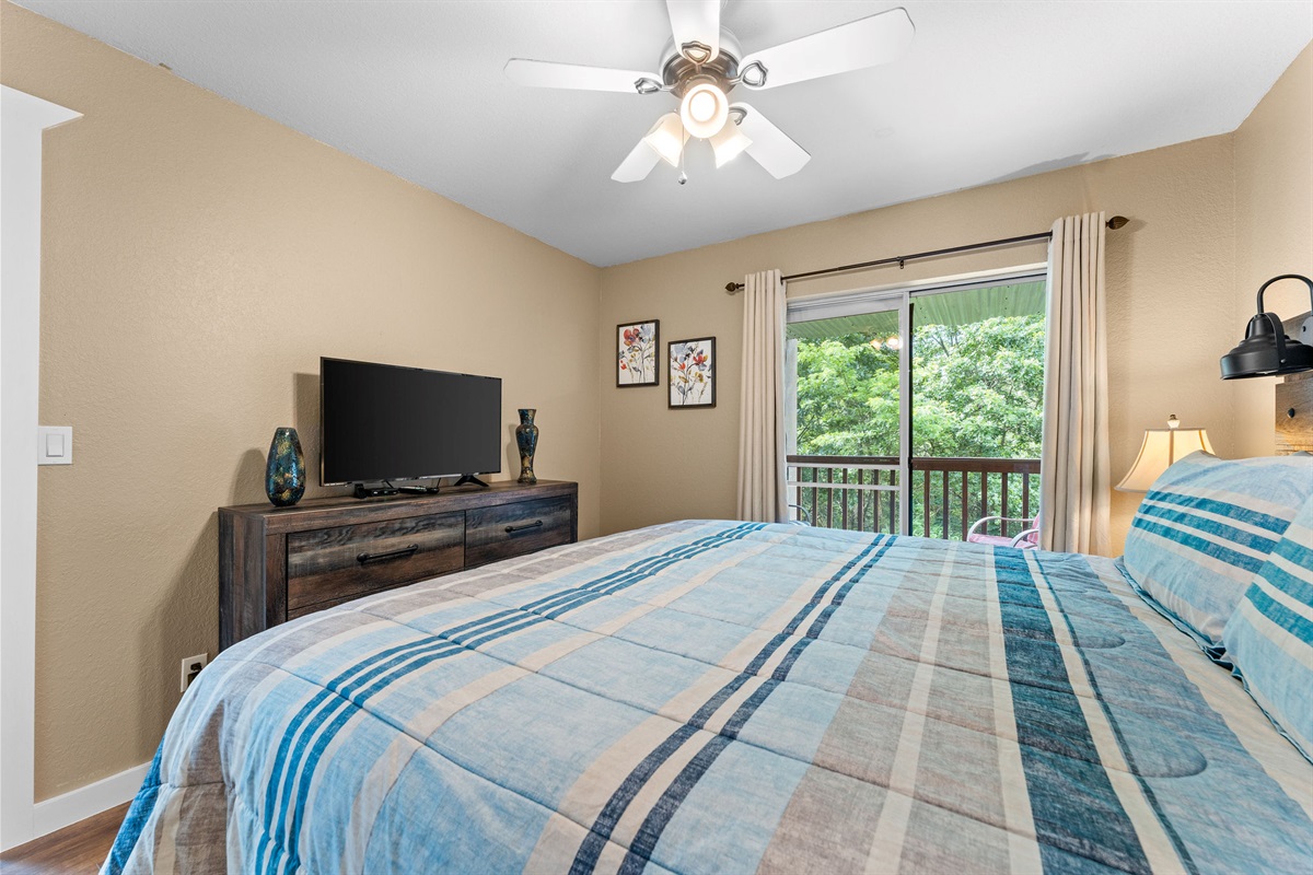 Unwind and get a great night's sleep in the comfort of your cozy master bedroom, featuring a comfortable queen-size bed for your ultimate relaxation