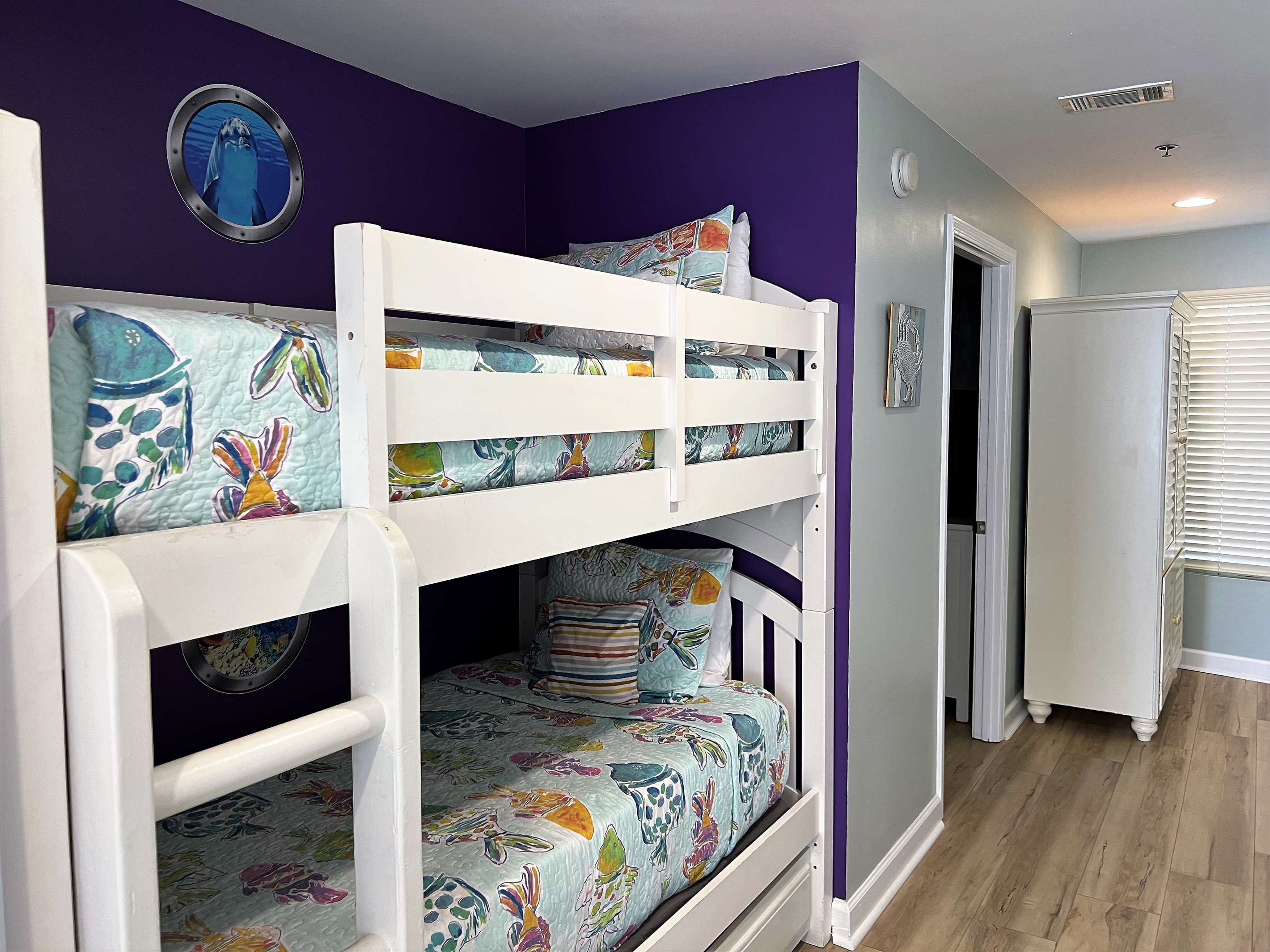 Wardrobe cabinet & under-bunk storage