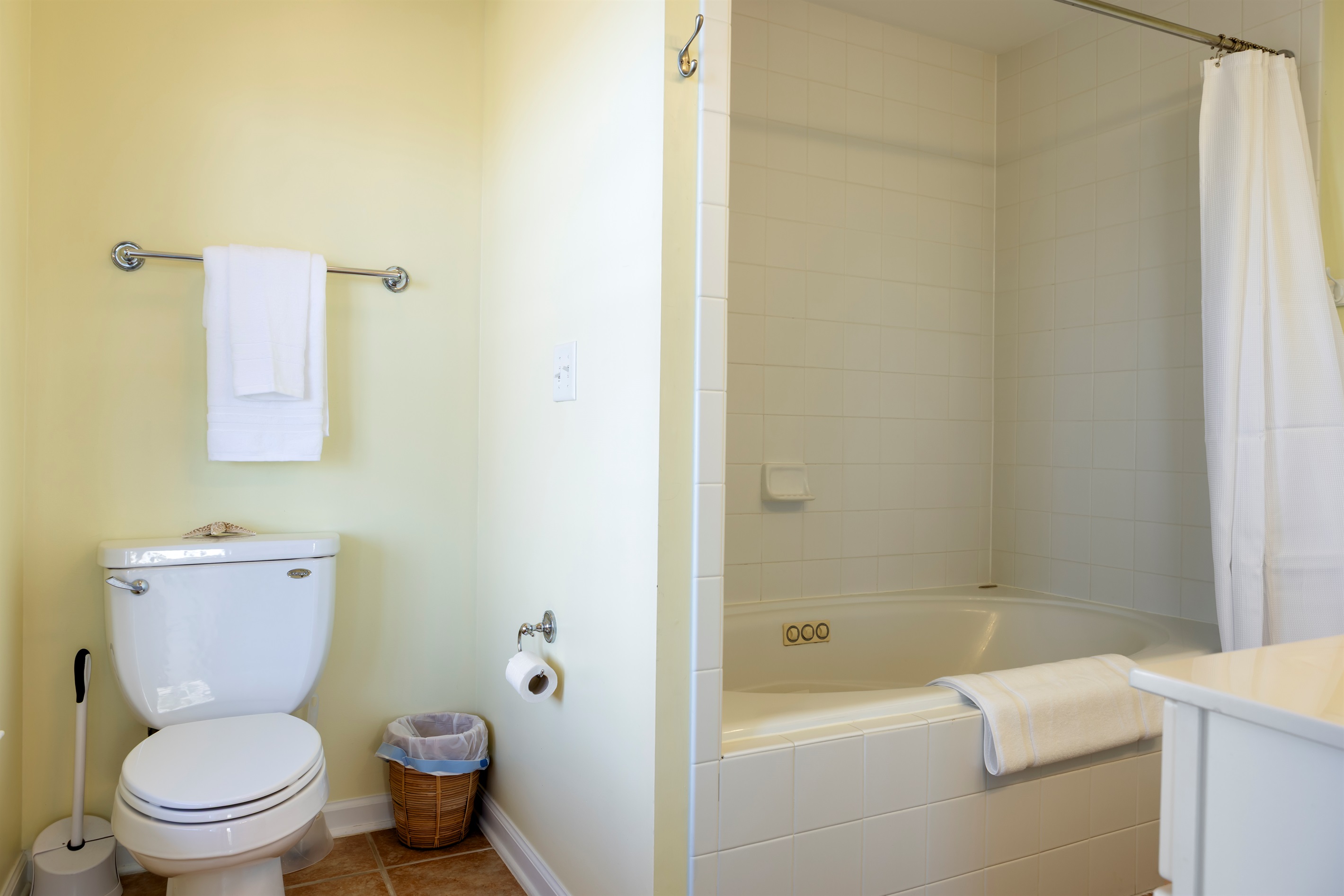 Bath linens provided