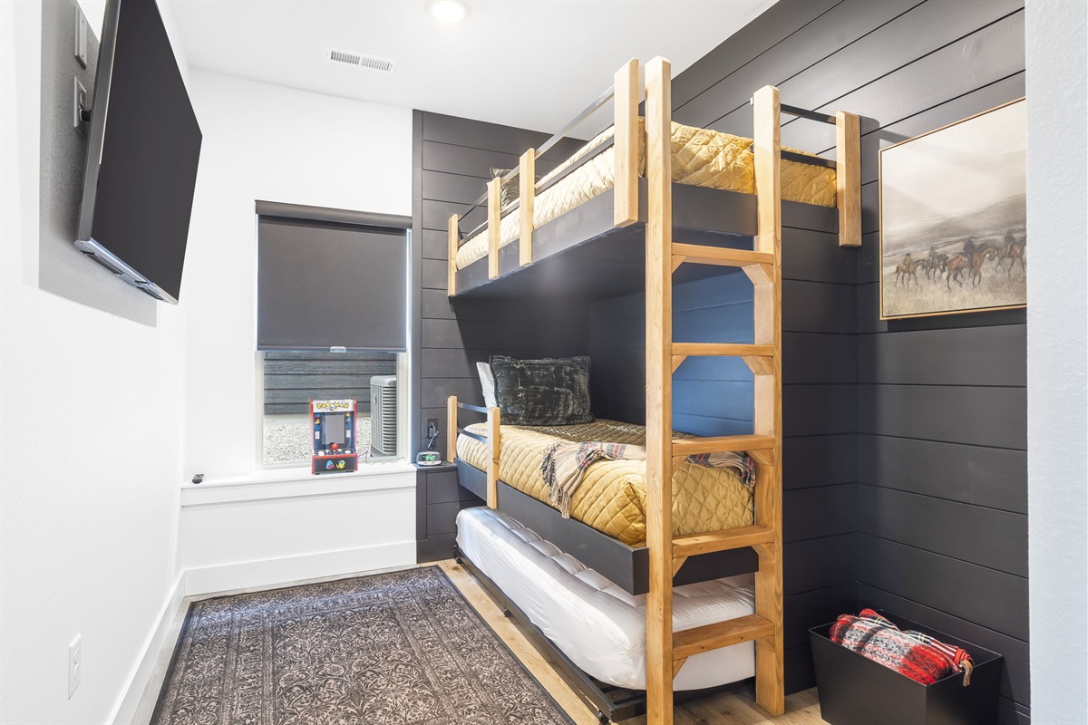 Lower level bunk room-sleeps 3