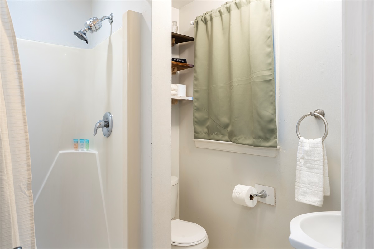 Bath linens provided