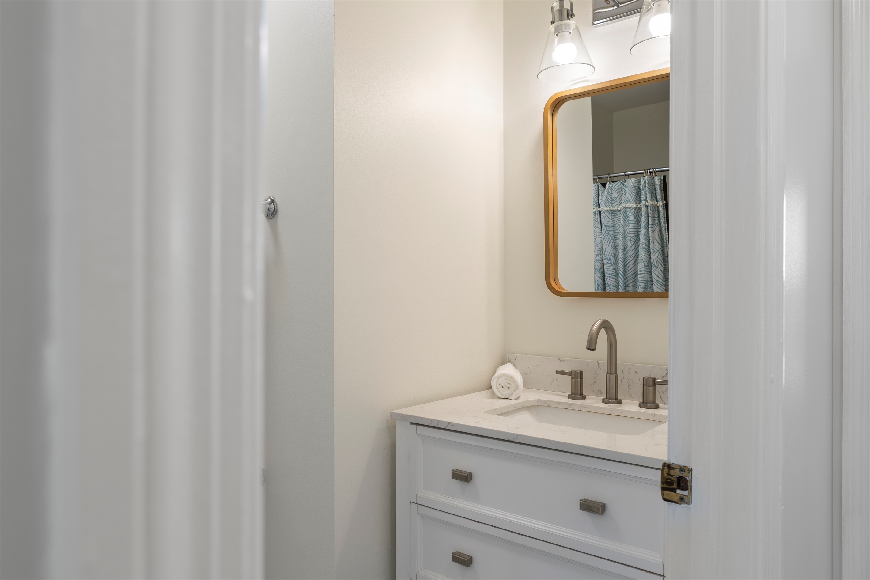 Newly updated and bath linens provided