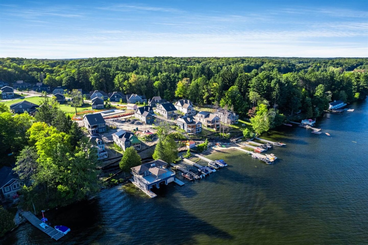 An elevated cottage community nestled on the shores of Lake Rosseau.