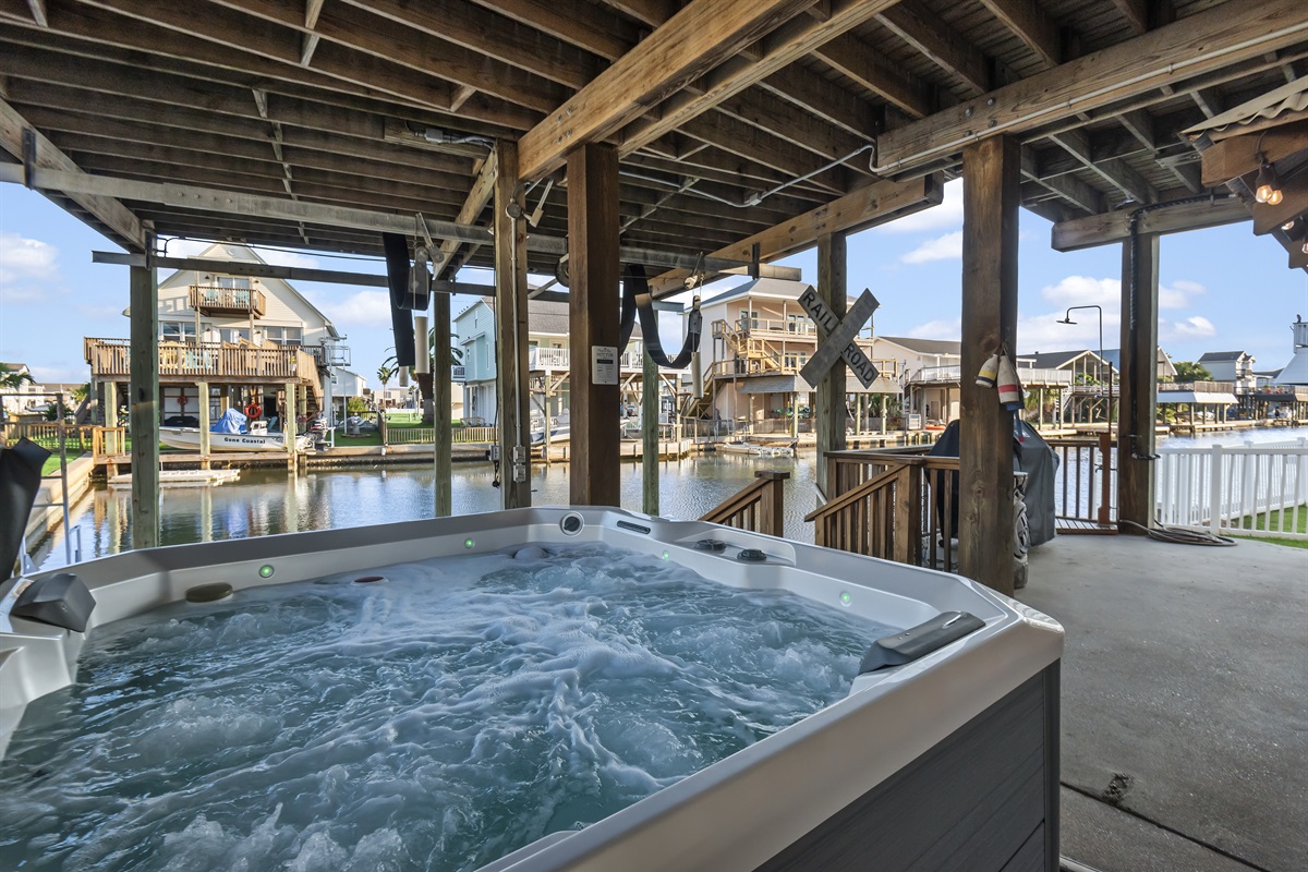 15e1da909c6e47789e43e0f41fc3ecdf Large | Beachhouse | Texas | TX | Vacation Homes | Galveston | Crystal Beach | Kokomo | Breezy Days | Beachfront Elegance | Sunrise Serenity | Southern Sands Property Management, LLC